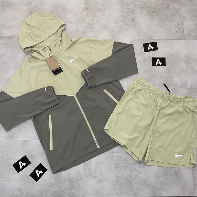 Nike discount bolt windrunner