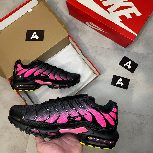 AIR MAX TN ‘ HYPER PINK ‘